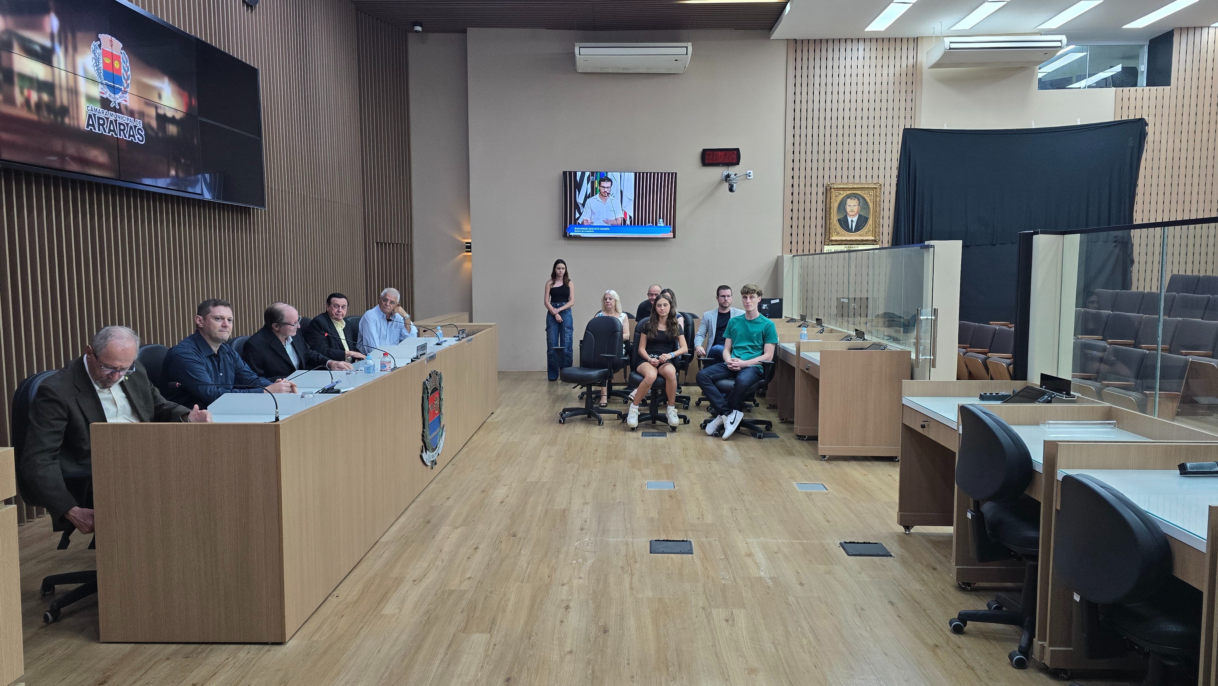 Visualize fotos 27/03/2026 Entrega de Título de Cidadão ao Sr. Edson da Costa Pereira