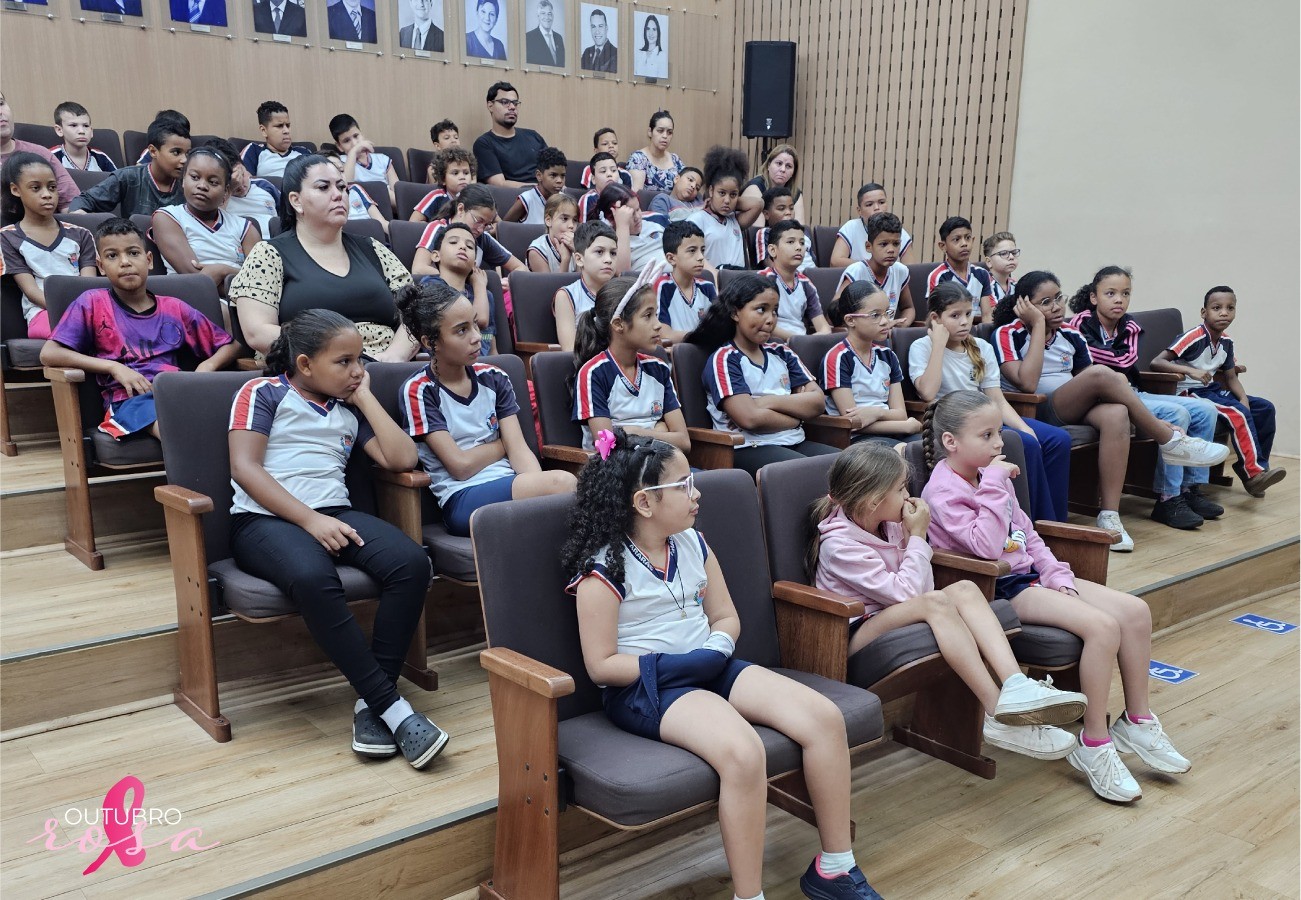 Alunos da Padre Hercílio visitam a Câmara Municipal